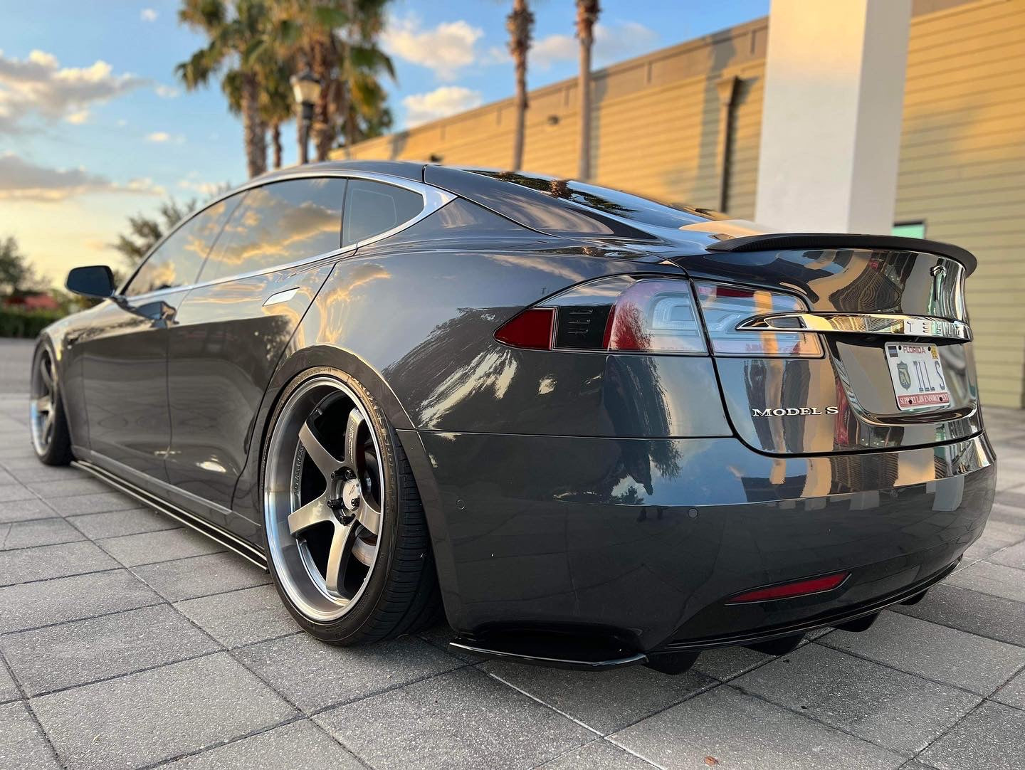 TGK Motorsport Dumpbox V2 - Tesla Model S / X (2013 - 2020)